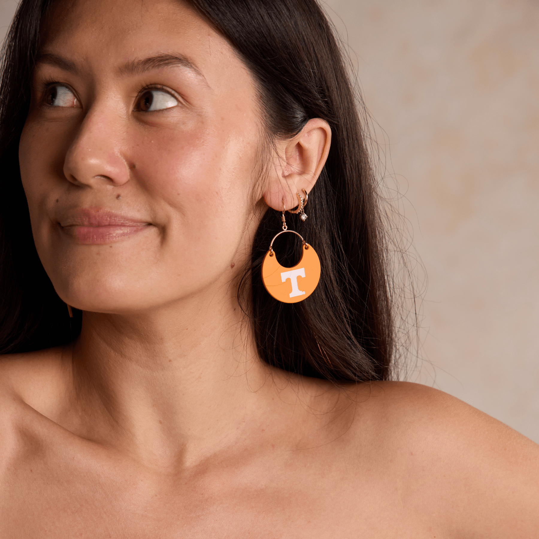 Orange University of Tennessee Logo Ninas